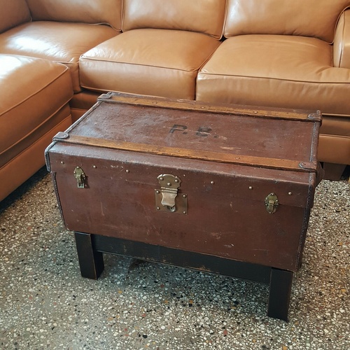 Vintage Coffee Table Trunk in Leather